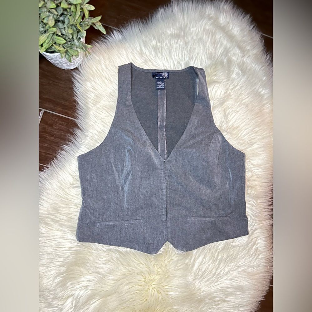 Venezia Jeans grey v neck vest sz 14